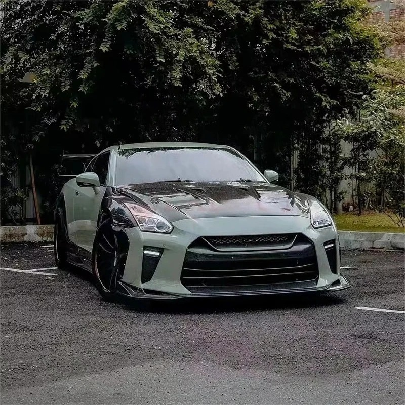 The New Carbon Fiber Body Kit Is Suitable for GTR35 08-16 Modified for TOPCAR Large Surround Bumper